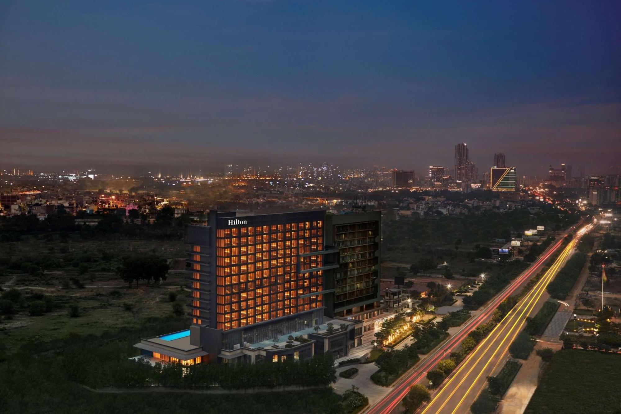 Hilton Gurugram Baani City Centre Gurgaon Dış mekan fotoğraf