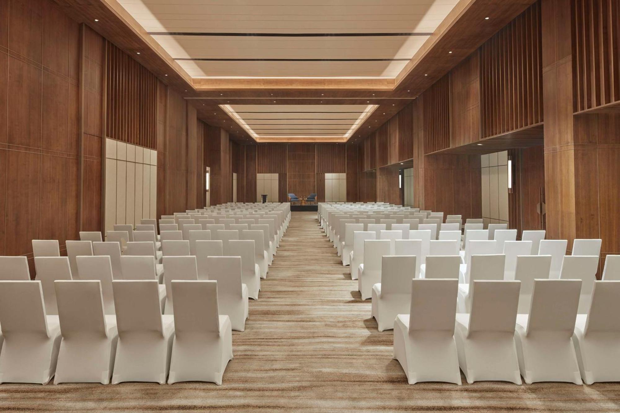 Hilton Gurugram Baani City Centre Gurgaon Dış mekan fotoğraf