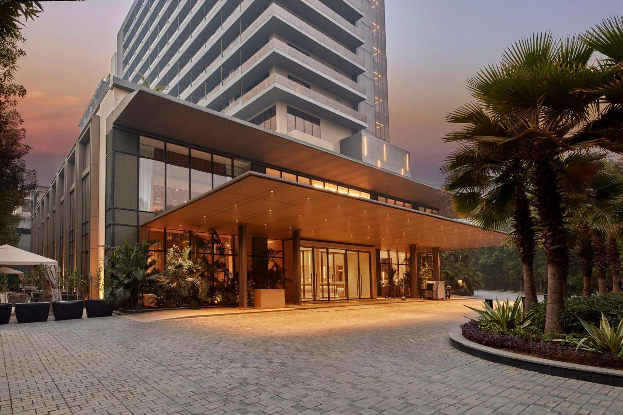 Hilton Gurugram Baani City Centre Gurgaon Dış mekan fotoğraf